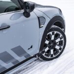 「MINI クーパーS カントリーマン ALL4 特別仕様車「アンテイムド・エディション」が発表！北方スウェーデンにて氷上テストドライブを実施！」の3枚目の画像ギャラリーへのリンク