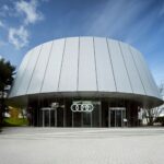 アウディがドイツ・アウトシュタットに初の常設展「House of Progress」を開設。デジタル化、デザイン、パフォーマンスをコンセプトに展示。 - 025_Audi-Pavillon-Wolfsburg_l3