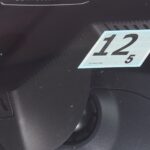 2023年7月に車検シールの貼付け場所が変更される！「中央→運転席側」で車検うっかり失効が減る？ - th_BW8I8949