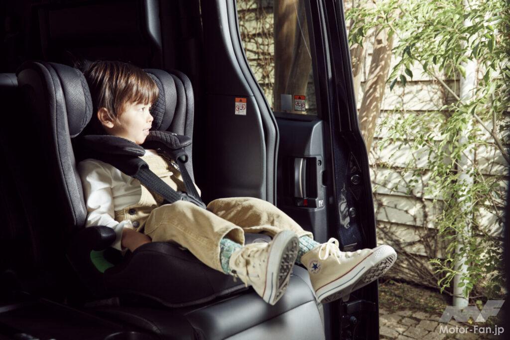 「新安全基準「R129」に対応したカーメイトのチャイルドシート『エールべべ・PAPATTO R』が子供を守る！【2023年・春、注目NEWカーグッズ⑬ CarGoodsMagazine】」の1枚目の画像