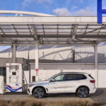「燃料電池実験車両「BMW iX5ハイドロジェン」が公道を走る！ BMWが日本での実証実験をスタート！」の10枚目の画像ギャラリーへのリンク