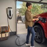 「フォードがEV顧客向けに家庭用充電コストの削減プログラムを開始。デューク・エナジー社と連携して再生可能エネルギーを利用した充電スケジュールを確立させる。」の2枚目の画像ギャラリーへのリンク