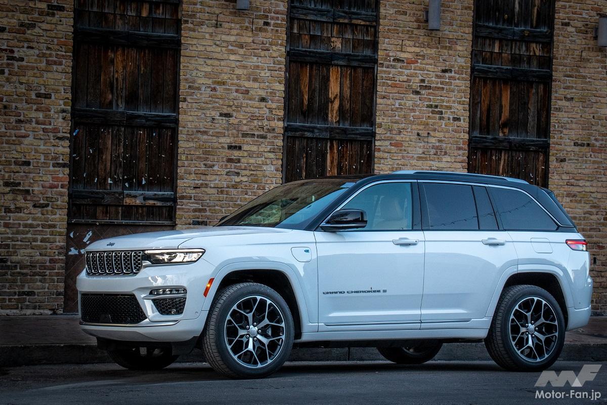 新型ジープ・グランドチェロキー4xeでは、3つのEセレクト走行モードが選択可能！クラス最高のスペースに加え、先進のコネクテッド装備も標準装備