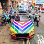 「ベントレー、特別デザインのレインボーな「コンチネンタル GTC」で、マンチェスター・プライド・パレードに参加！LGBTQ+の権利に対する連帯と支持を示す英国最大のパレード。」の1枚目の画像ギャラリーへのリンク