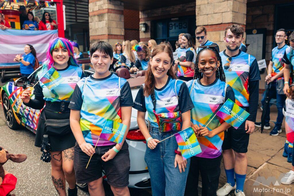 「ベントレー、特別デザインのレインボーな「コンチネンタル GTC」で、マンチェスター・プライド・パレードに参加！LGBTQ+の権利に対する連帯と支持を示す英国最大のパレード。」の10枚目の画像