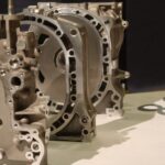 「マツダ8C型ロータリーは、SKYACTIVで培った技術で新開発した『理想を追求した新しいロータリーエンジン』だ【内燃機関超基礎講座】」の24枚目の画像ギャラリーへのリンク