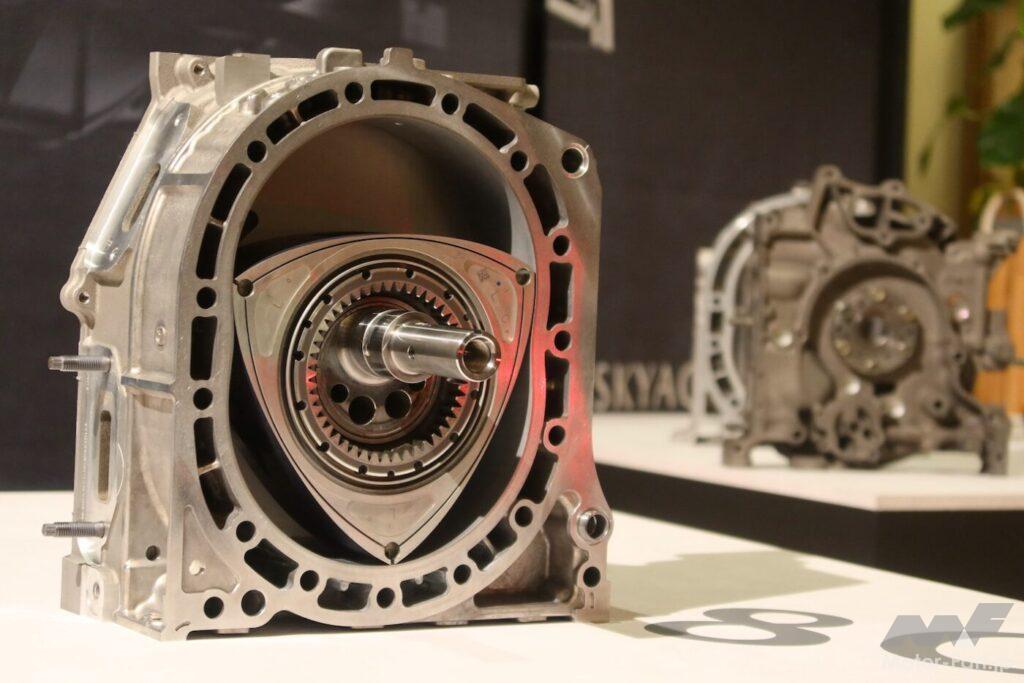 「マツダ8C型ロータリーは、SKYACTIVで培った技術で新開発した『理想を追求した新しいロータリーエンジン』だ【内燃機関超基礎講座】」の33枚目の画像