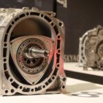 「マツダ8C型ロータリーは、SKYACTIVで培った技術で新開発した『理想を追求した新しいロータリーエンジン』だ【内燃機関超基礎講座】」の33枚目の画像ギャラリーへのリンク