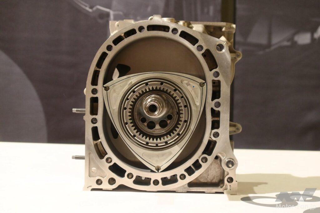「マツダ8C型ロータリーは、SKYACTIVで培った技術で新開発した『理想を追求した新しいロータリーエンジン』だ【内燃機関超基礎講座】」の34枚目の画像