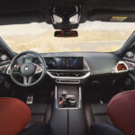 「BMW XMにトータル748ps/1000Nmを発揮する最強モデル「XMレーベル」が登場！日本15台限定の「XMレーベルレッド」も設定」の9枚目の画像ギャラリーへのリンク