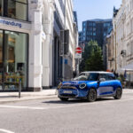 「ユニークな都市型EV、「MINI・クーパーSE」がデビュー！402kmの航続距離とコンパクトセグメントにより、街乗りの新たなスタンダードが打ち立てられる」の23枚目の画像ギャラリーへのリンク