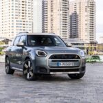 「電気の新型MINI「カントリーマンSE ALL4」はソリッドなスタイリングが魅力！MINIらしさを残しながらモダンで先進的なルックスにアップグレード！」の3枚目の画像ギャラリーへのリンク