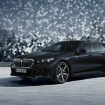 「BMW 5シリーズのディーゼル×四輪駆動モデルに2024年2月までの限定生産車「ザ・ファーストエディション」が設定！」の1枚目の画像ギャラリーへのリンク