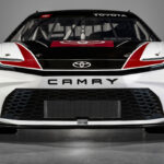 「米国トヨタ「カムリXSE」を発表！ 2024年NASCARカップシリーズ用レースカーもハンマーヘッドフェイスに！」の2枚目の画像ギャラリーへのリンク