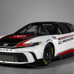 「米国トヨタ「カムリXSE」を発表！ 2024年NASCARカップシリーズ用レースカーもハンマーヘッドフェイスに！」の7枚目の画像ギャラリーへのリンク