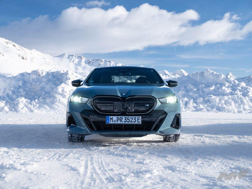 「BMW、新型5シリーズ&ドライバーレス車両のテスト走行を、オーストリアの氷上で現地メディア向けに実施！」の32枚目の画像