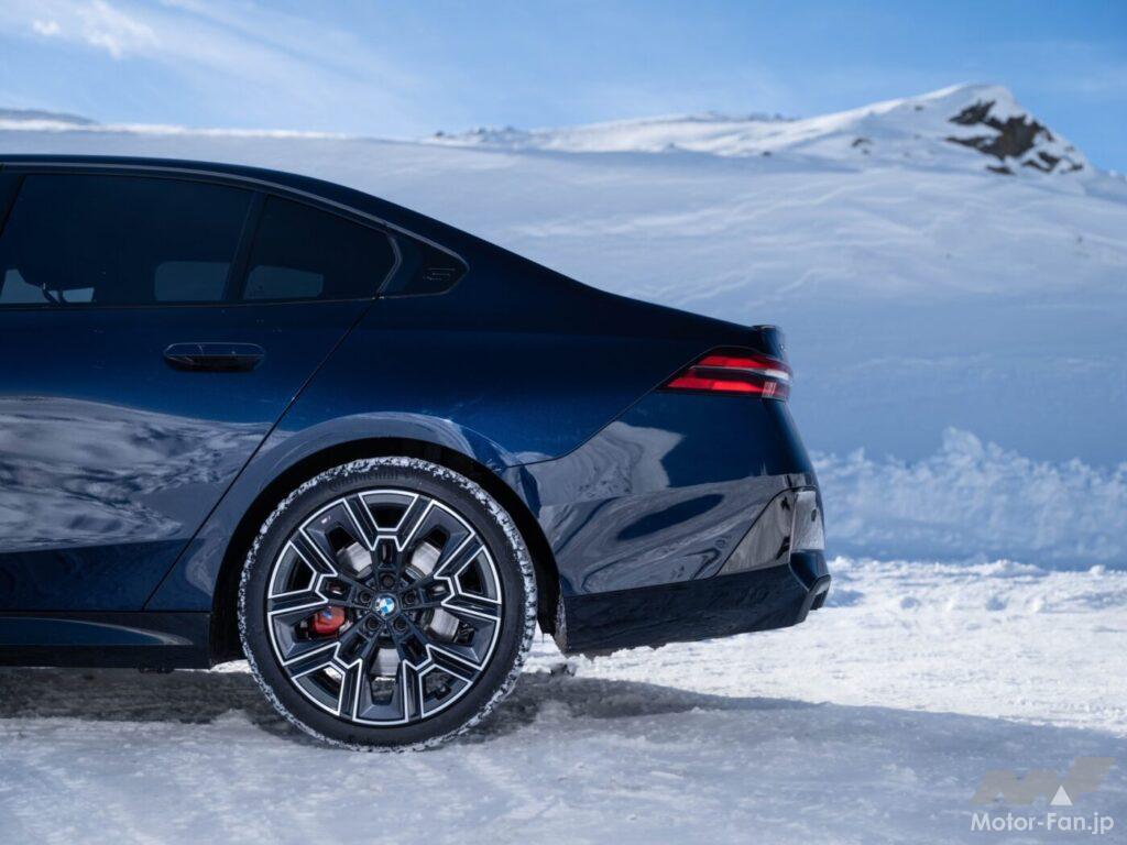 「BMW、新型5シリーズ&ドライバーレス車両のテスト走行を、オーストリアの氷上で現地メディア向けに実施！」の25枚目の画像
