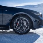 「BMW、新型5シリーズ&ドライバーレス車両のテスト走行を、オーストリアの氷上で現地メディア向けに実施！」の22枚目の画像ギャラリーへのリンク