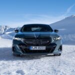 「BMW、新型5シリーズ&ドライバーレス車両のテスト走行を、オーストリアの氷上で現地メディア向けに実施！」の17枚目の画像ギャラリーへのリンク