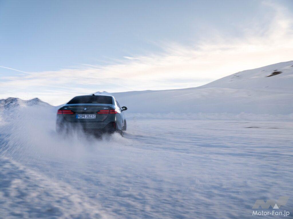 「BMW、新型5シリーズ&ドライバーレス車両のテスト走行を、オーストリアの氷上で現地メディア向けに実施！」の15枚目の画像