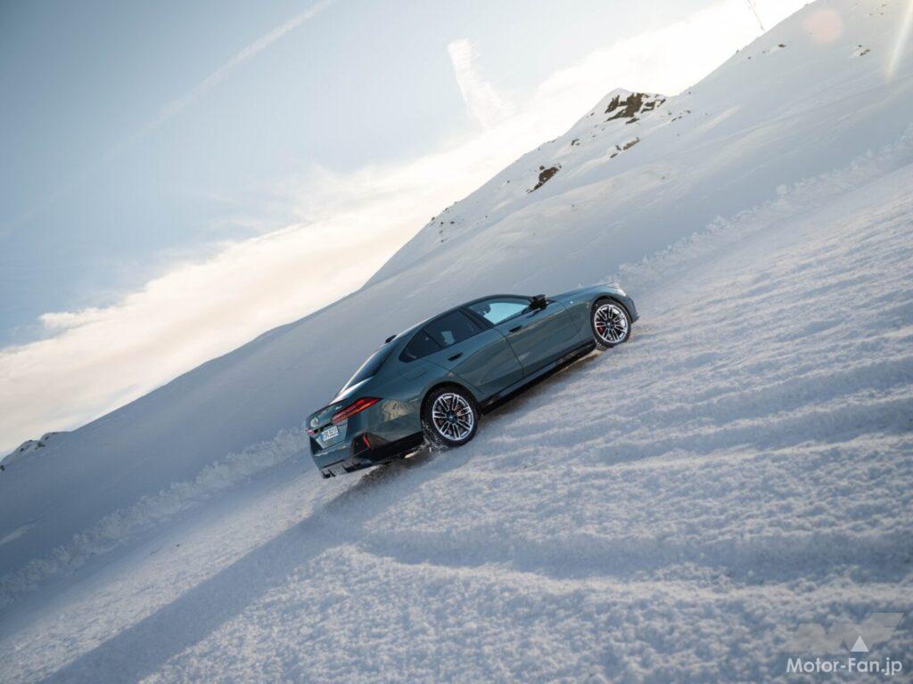 「BMW、新型5シリーズ&ドライバーレス車両のテスト走行を、オーストリアの氷上で現地メディア向けに実施！」の8枚目の画像