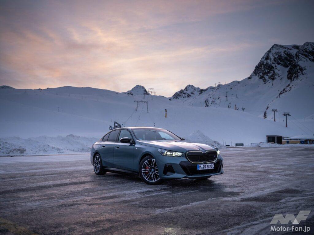 「BMW、新型5シリーズ&ドライバーレス車両のテスト走行を、オーストリアの氷上で現地メディア向けに実施！」の1枚目の画像