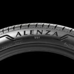 「トヨタ・センチュリーの新モデルにブリヂストンのプレミアムタイヤ「アレンザ001」が標準装着用タイヤに採用」の4枚目の画像ギャラリーへのリンク
