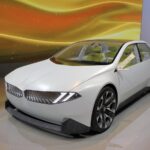 「これは次世代３シリーズの予告編だ！BMWビジョン・ノイエ・クラッセの真意をデザイントップに聞く【モビリティショーで見つけたデザインの未来】　」の13枚目の画像ギャラリーへのリンク