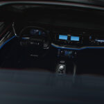 「新型「ジープ・ワゴニアS」電動SUVのインテリアを初公開！アートとテクノロジーをシームレスに融合！」の3枚目の画像ギャラリーへのリンク
