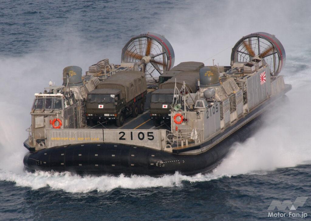 「海上自衛隊のホバークラフト「LCAC」：1万6600ps最高速度90km/h！上陸・揚陸作戦という災害救援で実績あり」の1枚目の画像