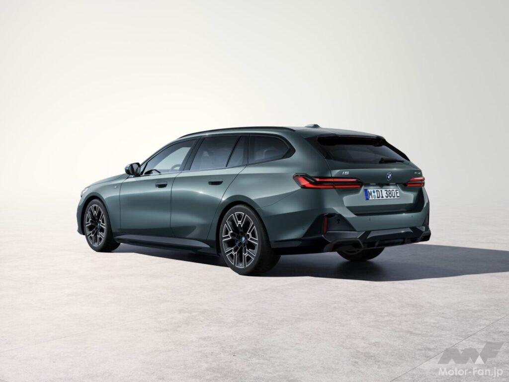 「新型BMW 5シリーズ・ツーリング登場！ツーリング初となるBEV「i5」をラインナップ」の1枚目の画像
