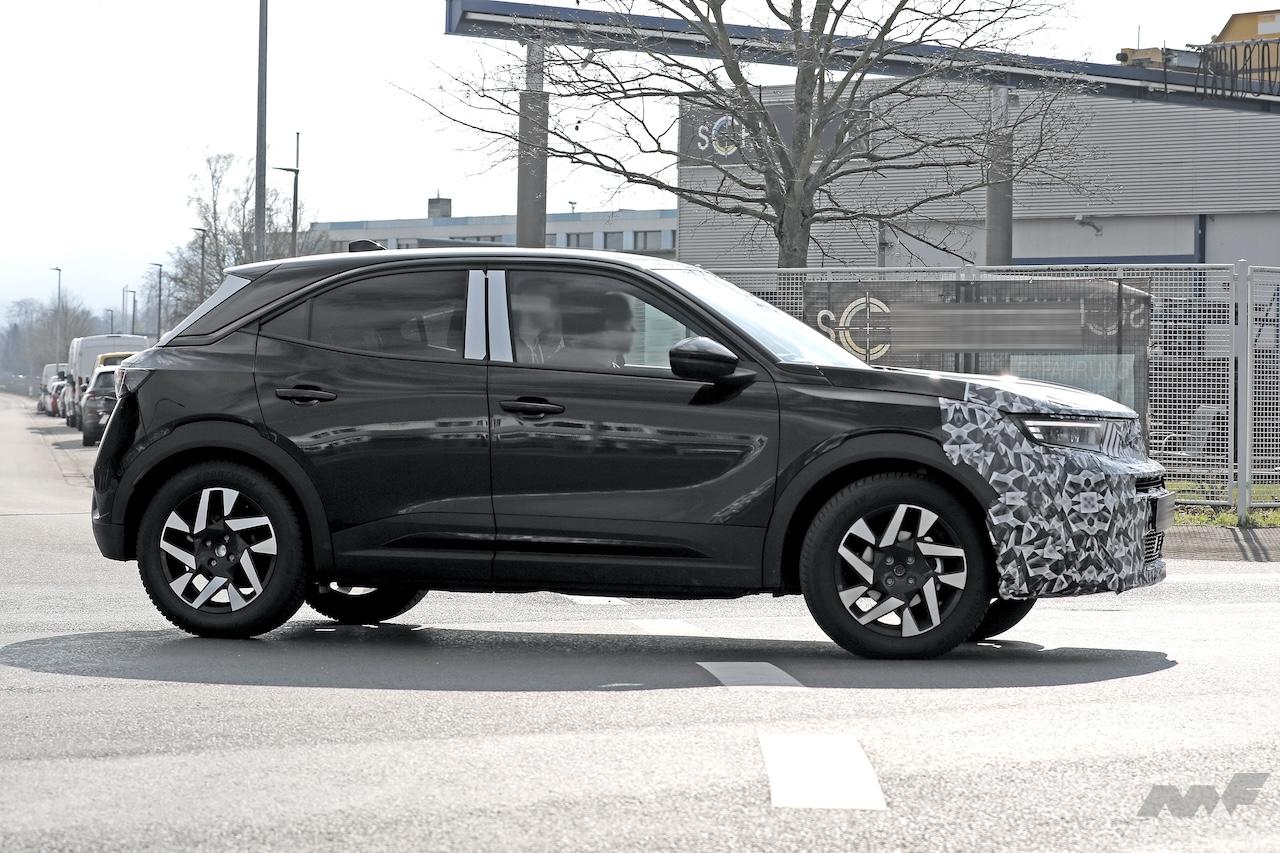 「目元パッチリの新顔公開！オペルSUV「モッカ」、初の大幅改良へ」の5枚めの画像