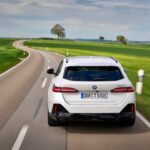 「新型『BMW 5シリーズ』にPHEVモデルが登場！初のフル電動『i5ツーリング』に加えモデルラインナップも充実！2024年夏の納車に向けて発売中！」の12枚目の画像ギャラリーへのリンク