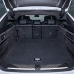 「新型『BMW 5シリーズ』にPHEVモデルが登場！初のフル電動『i5ツーリング』に加えモデルラインナップも充実！2024年夏の納車に向けて発売中！」の7枚目の画像ギャラリーへのリンク