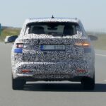 「チェコの名門自動車メーカー・シュコダが開発中のEVは電気×人気SUV「カロック」で「エルロック」!! そのテスト車両を初スクープ！」の16枚目の画像ギャラリーへのリンク