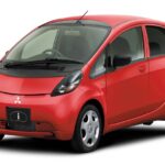 「三菱自動車「i-MiEV」の市販化を発表。世界初の量産電気自動車は、軽ながら高級車並みの459.9万円でデビュー【今日は何の日？6月5日】」の4枚目の画像ギャラリーへのリンク