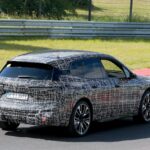 「2025年3月発売？新型BMW「iX」シリーズのコックピットが見えた！インテリアとエクステリアを大刷新した最強「iX M60」の後継モデルをスクープ!!」の9枚目の画像ギャラリーへのリンク