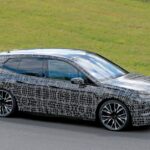 「2025年3月発売？新型BMW「iX」シリーズのコックピットが見えた！インテリアとエクステリアを大刷新した最強「iX M60」の後継モデルをスクープ!!」の12枚目の画像ギャラリーへのリンク