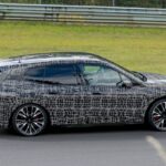 「2025年3月発売？新型BMW「iX」シリーズのコックピットが見えた！インテリアとエクステリアを大刷新した最強「iX M60」の後継モデルをスクープ!!」の13枚目の画像ギャラリーへのリンク