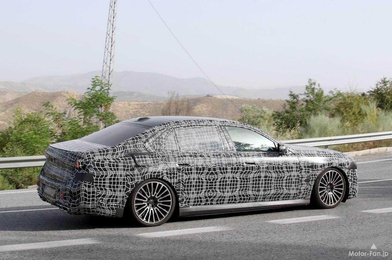 「BMW7シリーズのビッグマイチェン車両が初出現！あの分割ヘッドライトはどうなる？」の4枚めの画像