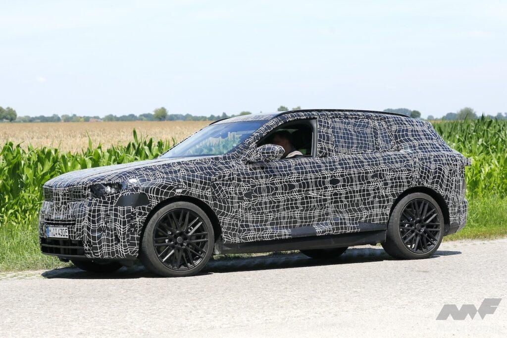 「BMW「X5」次世代型、「マッハE」スタイルのドアハンドル採用！今後のブランドのアイデンティティに」の5枚目の画像