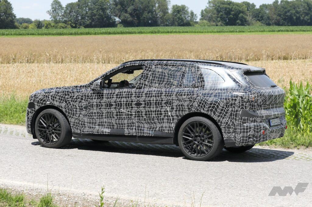 「BMW「X5」次世代型、「マッハE」スタイルのドアハンドル採用！今後のブランドのアイデンティティに」の7枚目の画像