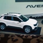 「ジープ初のEV「アベンジャー」全長4.1ｍとコンパクトで価格は580万円。航続距離486kmで意外と使える！？」の36枚目の画像ギャラリーへのリンク