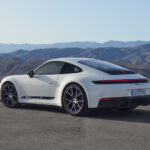 「ポルシェ911に6速MTで操る軽量ボディの「カレラT」が追加！ 初のカブリオレを設定」の3枚目の画像ギャラリーへのリンク