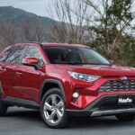 「トヨタ「RAV4」は、4WD を“泥”から“街”へと変えた都会派クロスオーバーSUV【歴史に残るクルマと技術062】」の9枚目の画像ギャラリーへのリンク