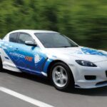 「ガソリンでも水素でも走れるマツダ「RX-8ハイドロジェンRE」の公道試験をスタートした2004年【今日は何の日？10月27日】」の1枚目の画像ギャラリーへのリンク