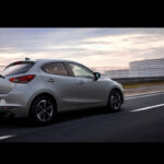 「ハイブリッドとディーゼルはどちらがお得？ 生産終了したMAZDA2 XDとトヨタ カローラセダンHVをスペック比較」の6枚目の画像ギャラリーへのリンク