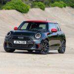 「新型MINI JCW/JCWコンバーチブルが登場！刺激的なパフォーマンスと個性的なスタイルを融合させた新時代のパフォーマンスモデル！」の2枚目の画像ギャラリーへのリンク