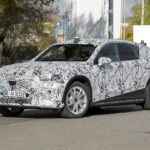 「メルセデスベンツ「EQC」の後継モデル「GLC EV」が消滅したCクラスワゴンの穴を埋める!? 最新プロトタイプがデザイン変更？」の5枚目の画像ギャラリーへのリンク