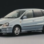 「憶えてる？ 日産「ティーノ」が2列6人乗りのユニークなパッケージングで登場、189.6万円～…でも1代限りで終了【今日は何の日？12月22日】」の1枚目の画像ギャラリーへのリンク